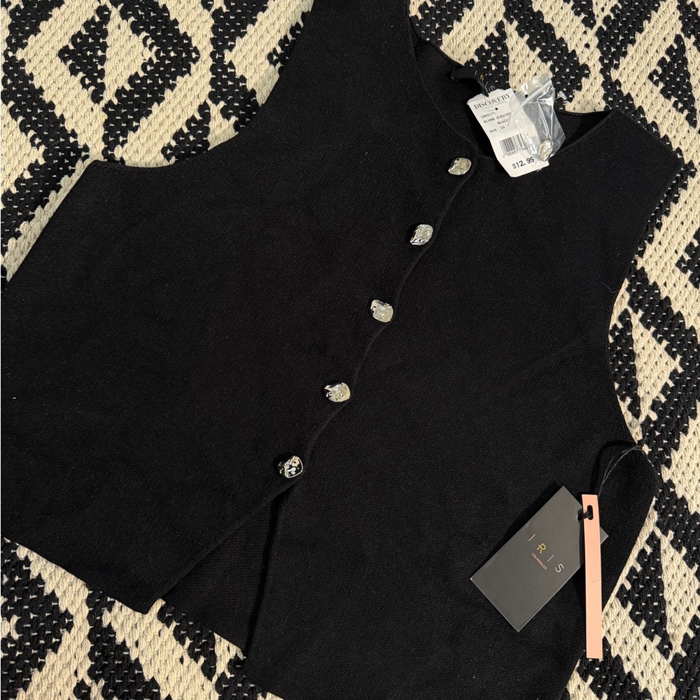 Iris Black Sleeveless Top